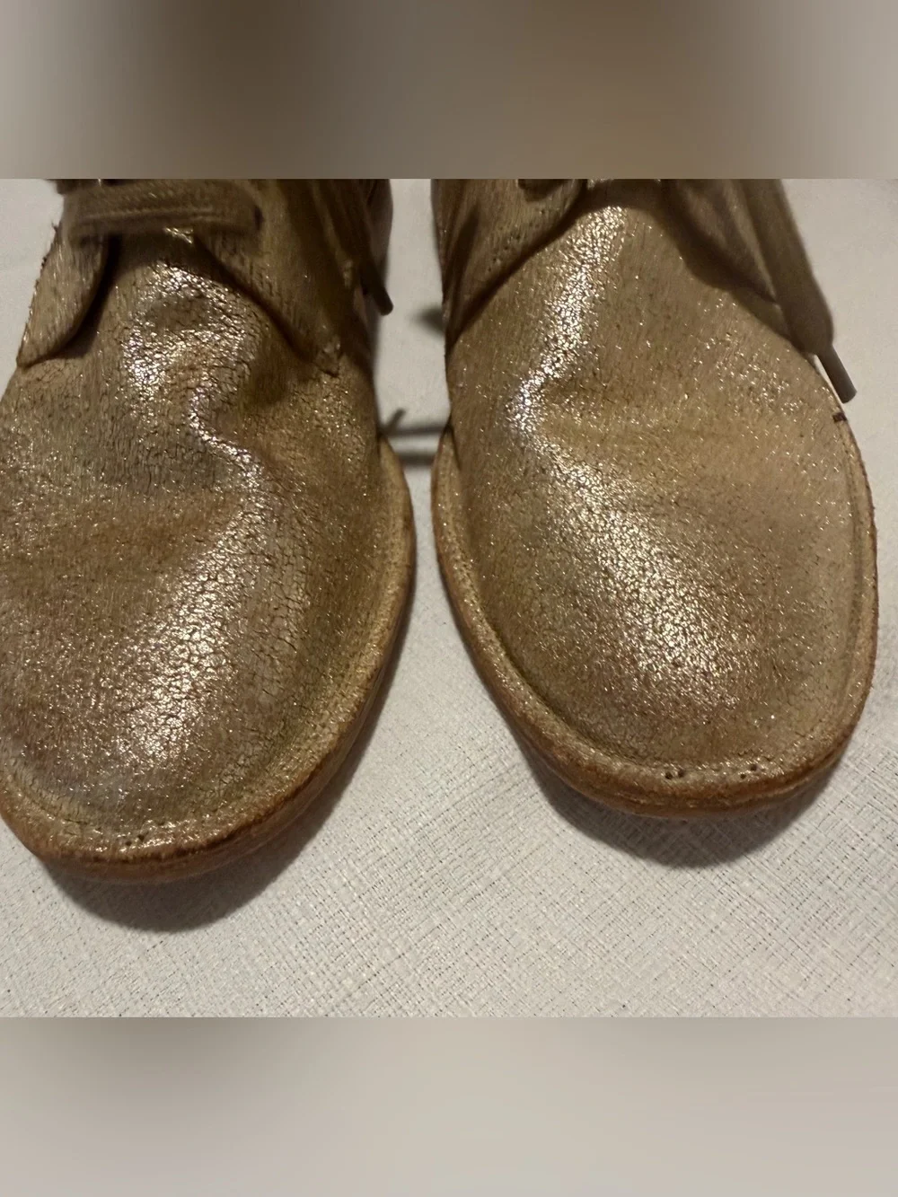 Trask women’s Oxford sz9 Metallic Tan Chukka laced shoes luxury formal neutral‎